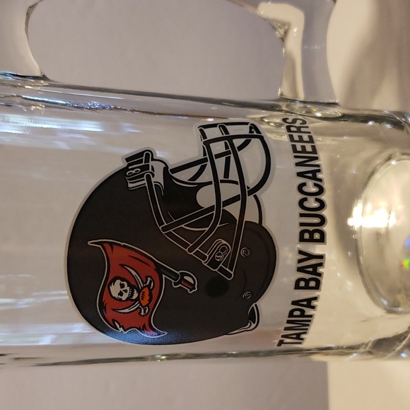 Tampa Bay Buccaneers Glass Beer Mug - Picture 4 of 7